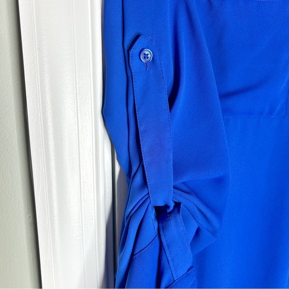 Express Vibrant Bright Blue Women's V Neck Button-Up Blouse - Picture 3 of 9